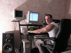 Станислав Лемешкин в домашней студии